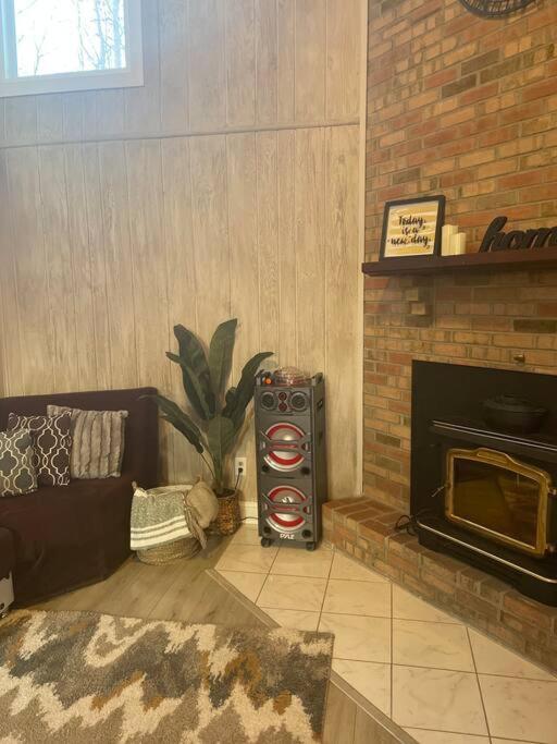 Modern Home Near Lake W Hottub, Game Room, Fireplace Albrightsville Exterior foto